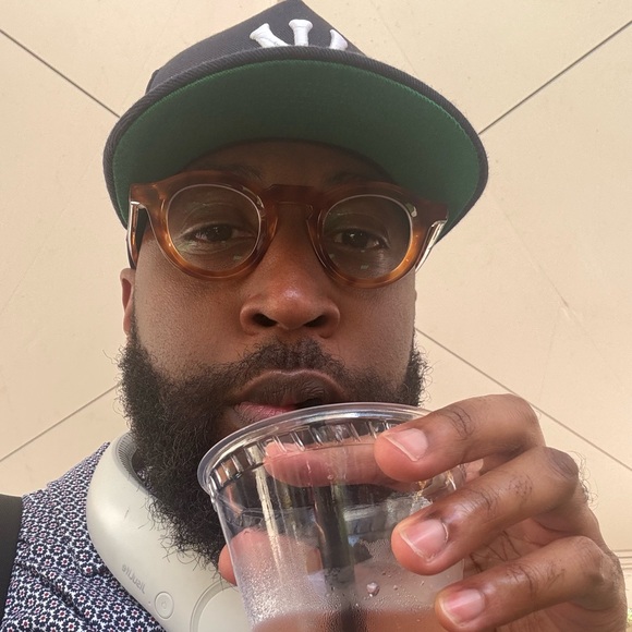 Meet your Posher, Quinton - Picture 1 of 1